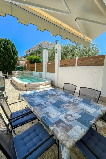 Maison Volme à Banjole, piscine privée 300 m mer : photo 5