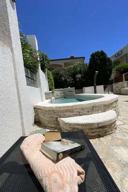 Maison Volme à Banjole, 2 piscines privées : photo 43