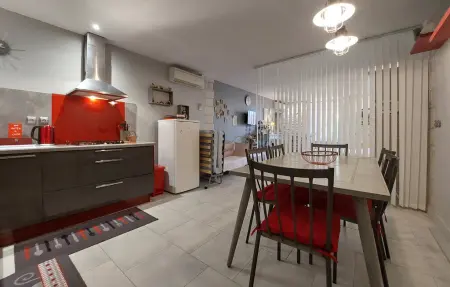 Maison 3 pers. Champagne-Mouton, terrasse et jardin : photo 5