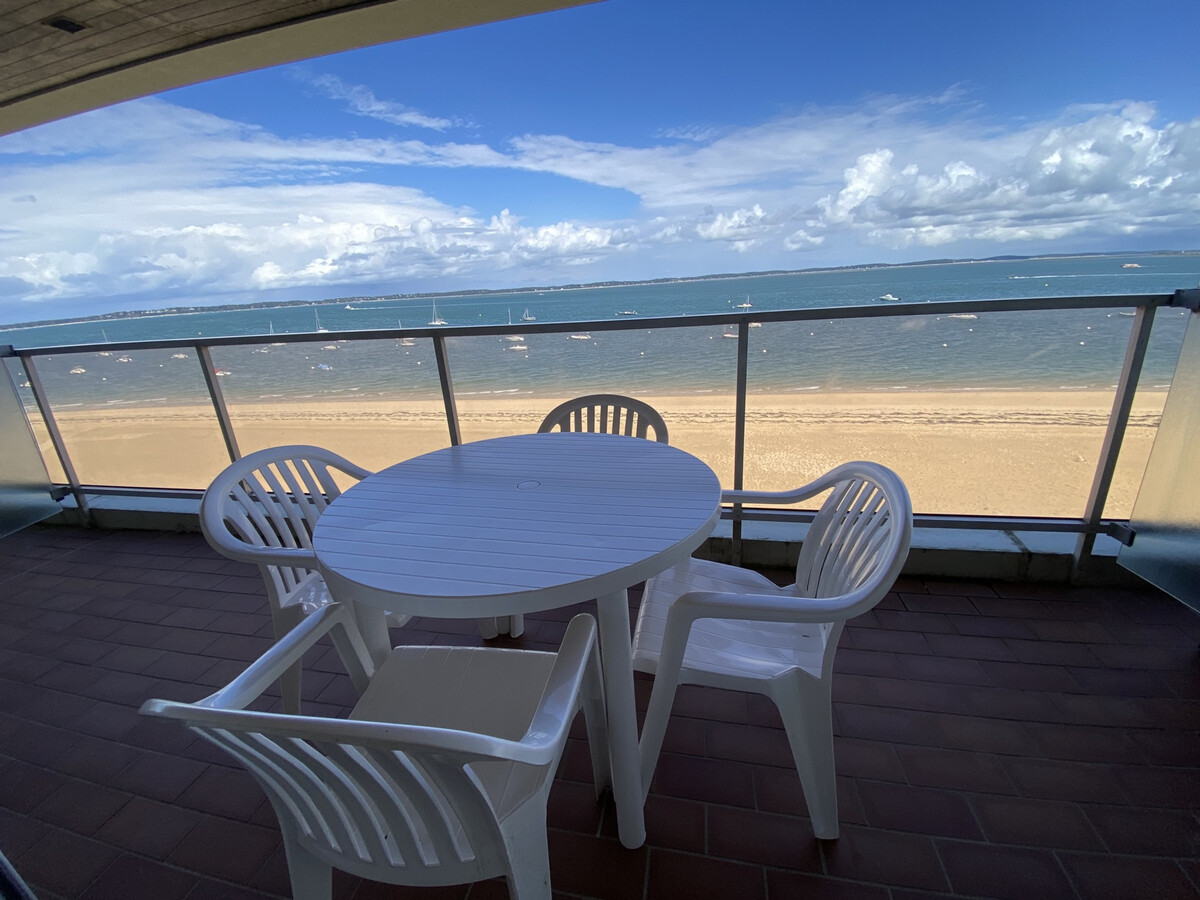 T1 rénové première ligne plage à Arcachon - Photo 1