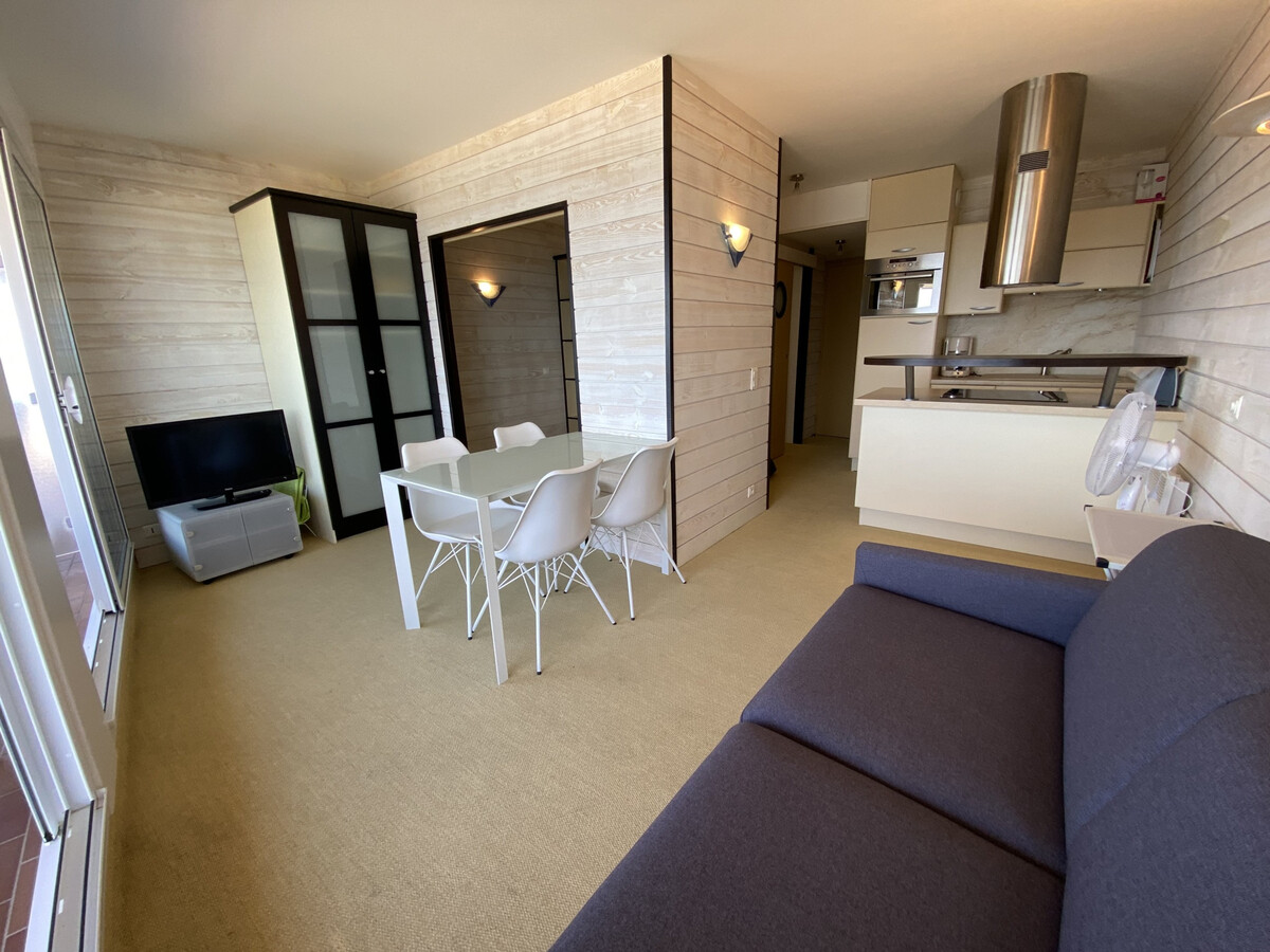 T1 rénové première ligne plage à Arcachon - Photo 9