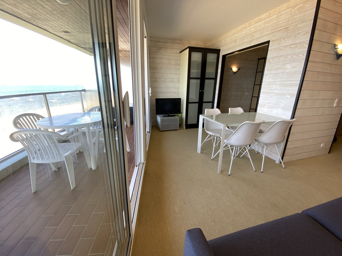 T1 rénové première ligne plage à Arcachon - Photo 11