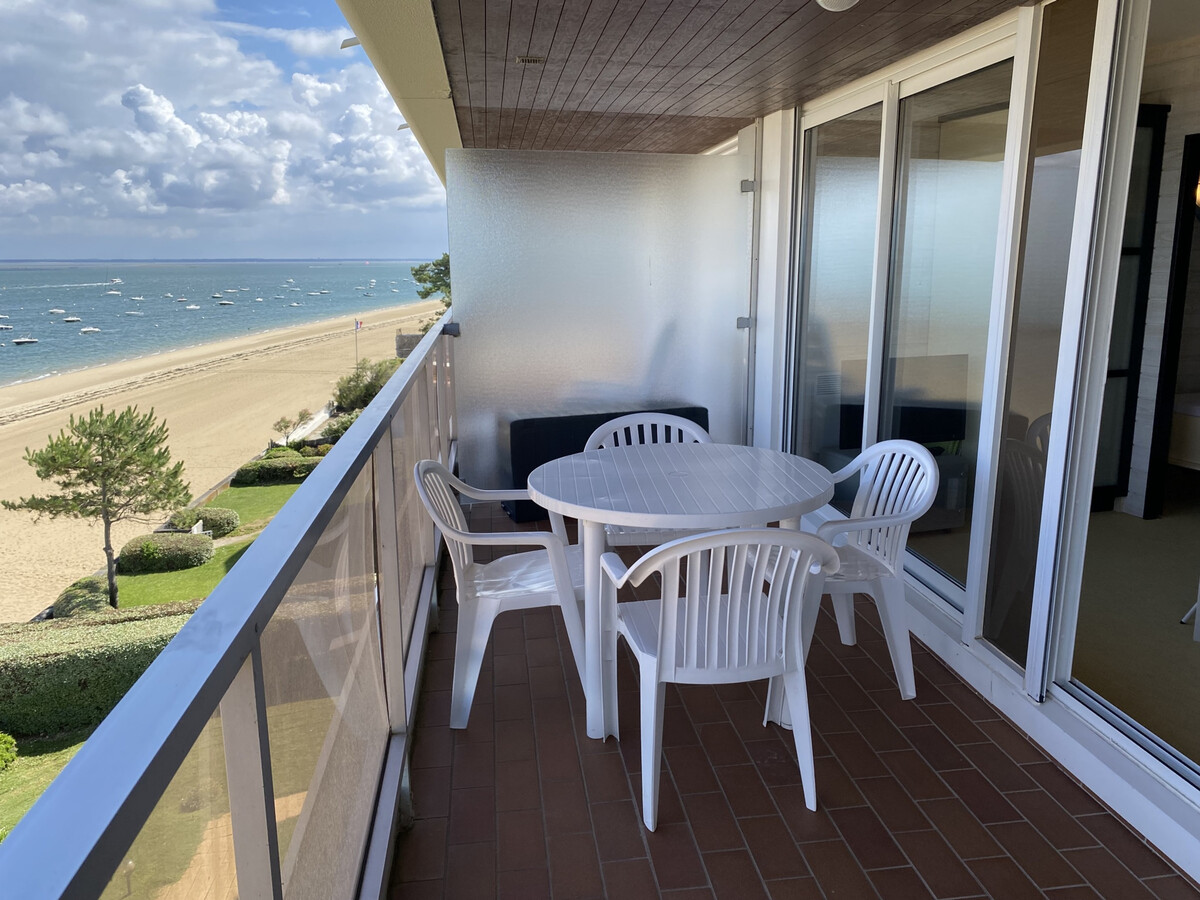 T1 rénové première ligne plage à Arcachon - Photo 13