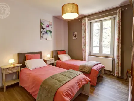 Appartement 60 m² avec terrasse et jardin arboré : photo 11