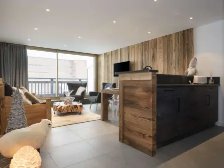Appartement rénové skis aux pieds à Courchevel 1650 : photo 1