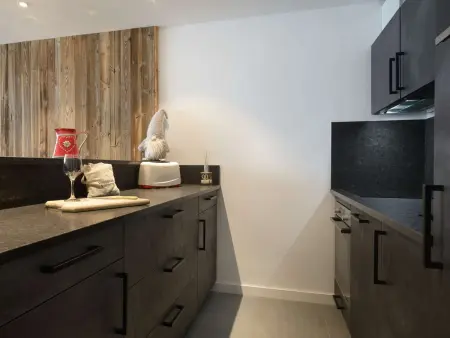 Appartement rénové skis aux pieds à Courchevel 1650 : photo 6