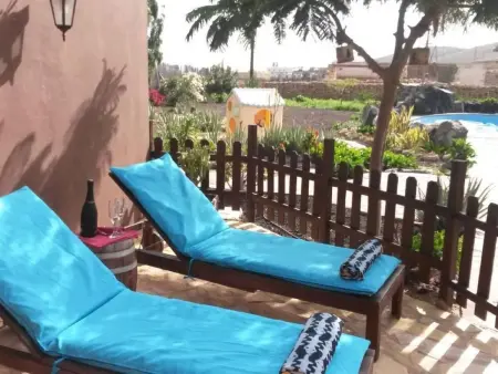 Maison canari en pierre avec piscine chauffée à Tuineje : photo 1