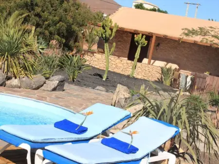 Maison canari en pierre avec piscine chauffée à Tuineje : photo 3