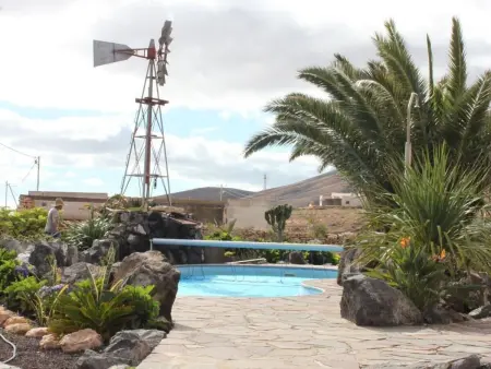Maison canari en pierre avec piscine chauffée à Tuineje : photo 4