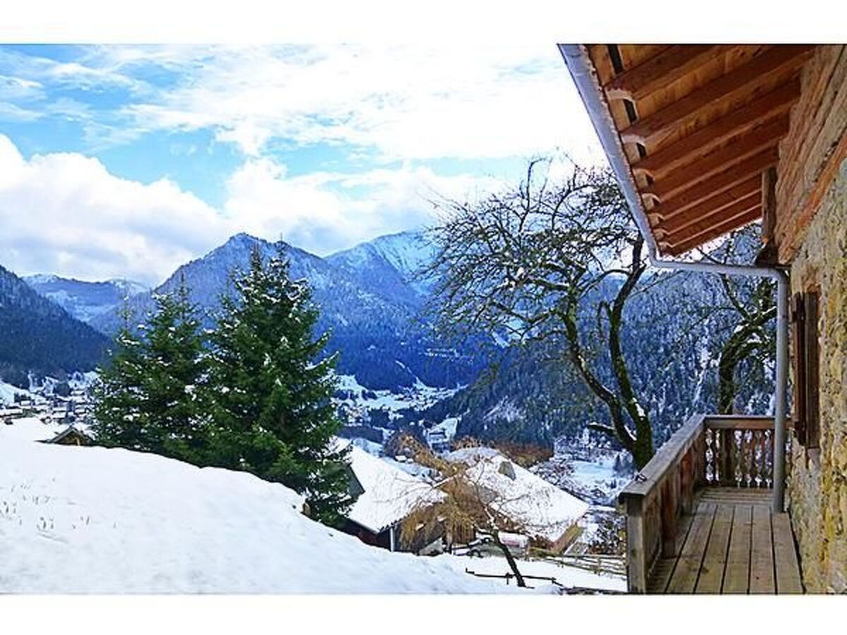 Chalet Petit Châtel – 10 pers., jacuzzi & vue Portes du Soleil - Photo 4