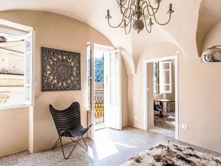 Appartement Op het Pleintje à Airole, vue montagnes : photo 8
