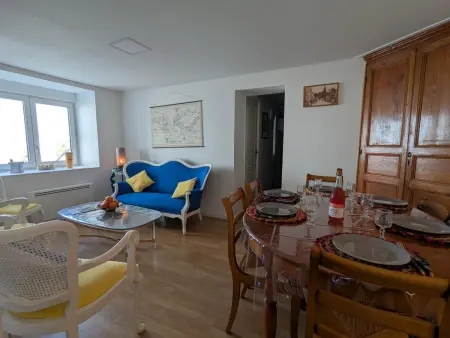 Gîte rénové 4 pers. avec jardin 160 m² à Échallat : photo 4