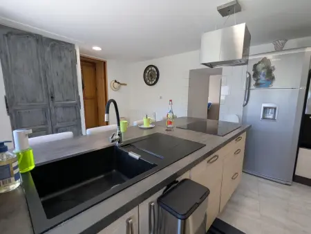 Gîte rénové 4 pers. avec jardin 160 m² à Échallat : photo 7