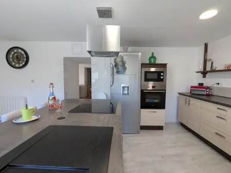 Gîte rénové 4 pers. avec jardin 160 m² à Échallat : photo 8