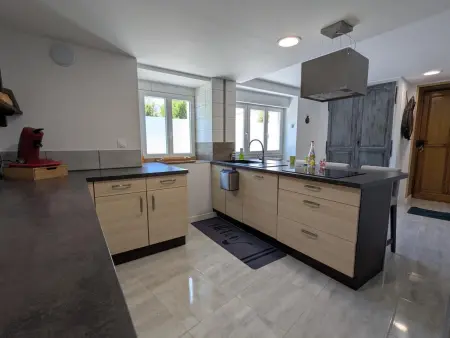 Gîte rénové 4 pers. avec jardin 160 m² à Échallat : photo 9