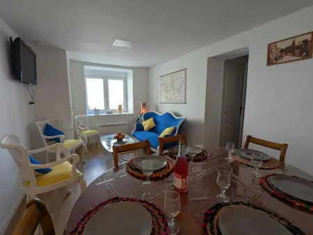 Gîte rénové 4 pers. avec jardin 160 m² à Échallat : photo 10