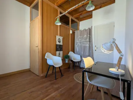 Gîte rénové 4 pers. avec jardin 160 m² à Échallat : photo 19