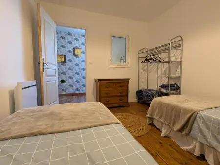 Gîte rénové 4 pers. avec jardin 160 m² à Échallat : photo 24
