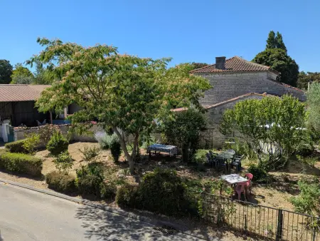 Gîte rénové 4 pers. avec jardin 160 m² à Échallat : photo 29