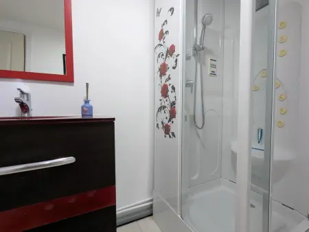 Gîte rénové 4 pers. avec jardin 160 m² à Échallat : photo 31