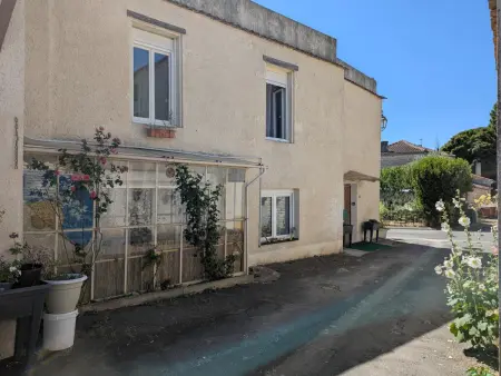 Gîte rénové 4 pers. avec jardin 160 m² à Échallat : photo 32