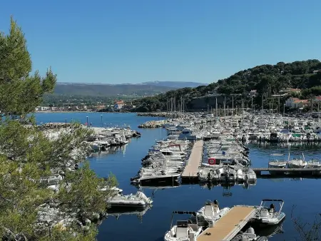 Studio climatisé terrasse ombragée – Saint-Cyr-sur-Mer : photo 9