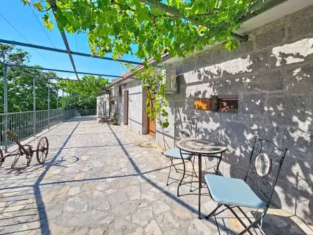 Maison Ana à Trilj : studio avec piscine partagée : photo 6
