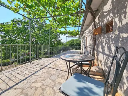 Maison Ana à Trilj : studio avec piscine partagée : photo 16