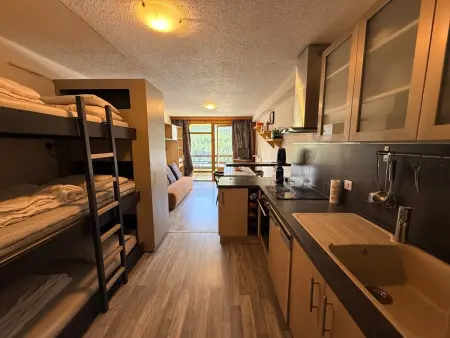 Studio 28m² balcon sud Montgenèvre : photo 2