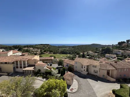 Appartement vue mer Saint-Cyr-sur-Mer - 6 pers. : photo 2