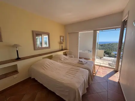 Appartement vue mer Saint-Cyr-sur-Mer - 6 pers. : photo 3
