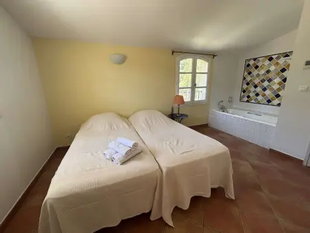 Appartement vue mer Saint-Cyr-sur-Mer - 6 pers. : photo 4