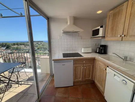 Appartement vue mer Saint-Cyr-sur-Mer - 6 pers. : photo 7