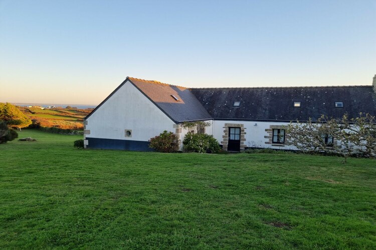 Maison Kernod à Esquibien : vue mer et jardin de 6000 m² - Photo 3