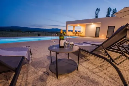 Location villa à Imotski, Villa à Imotski avec piscine