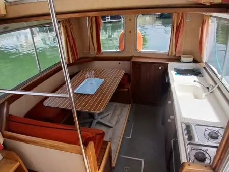 Pénichette vintage sur l'eau - 6 pers., Bateau 7 personnes à Cognac : photo 4