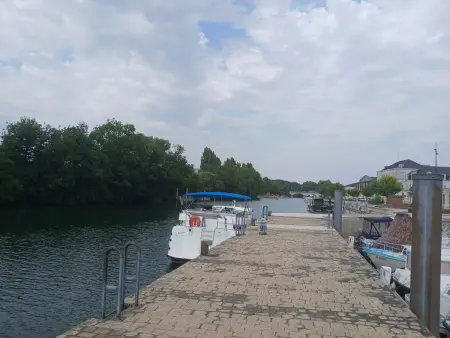 Pénichette vintage sur l'eau - 6 pers., Bateau 7 personnes à Cognac : photo 18