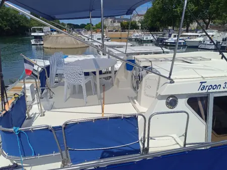 Bateau amarré à quai à Cognac - 3 cabines pour 9 personnes : photo 12