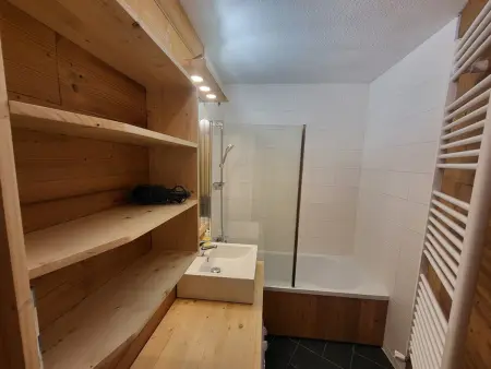 T2 à Montgenèvre : pistes de ski à moins de 100 m, balcon ouest : photo 6