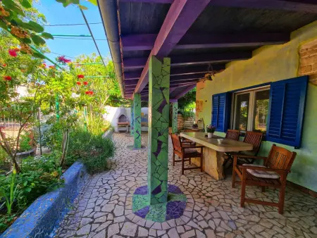 Maison Nina à Pula : piscine et terrasse couverte : photo 4