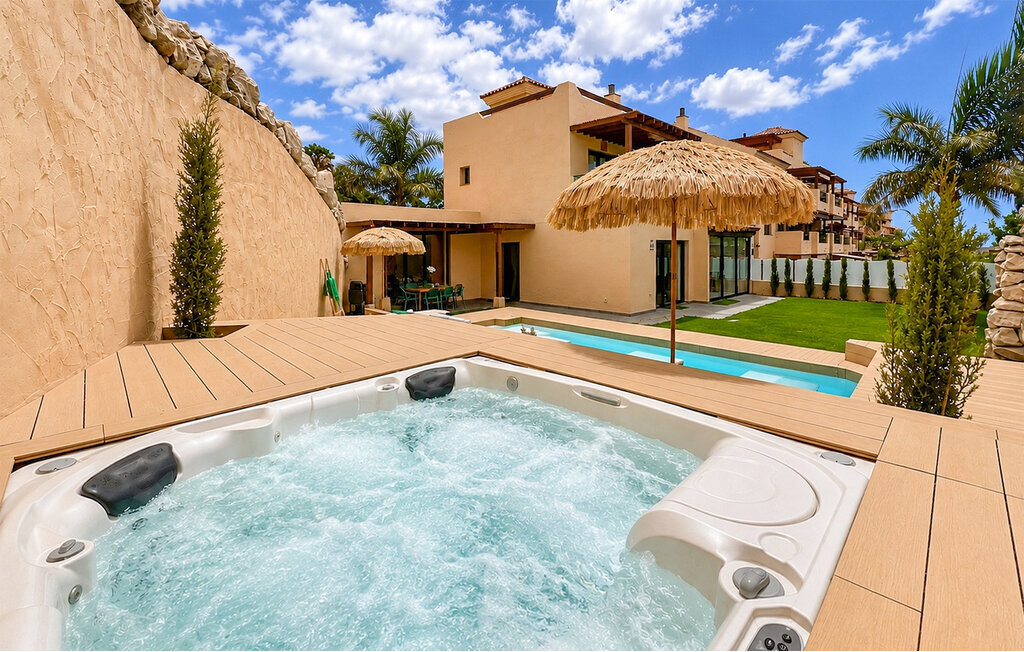 Maison de luxe avec piscine à 50 m du golf - Photo 2