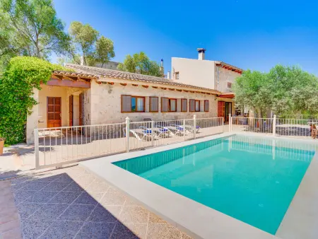 Location gite à Petra, Charmante villa, piscine, montagne - 6 pers.