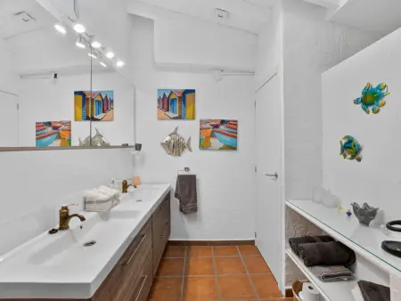 Gîte La Buena Vida : 8 chambres, piscine et terrain de pétanque : photo 42