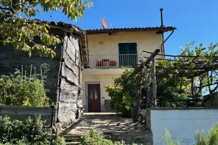 Maison Allegria à Ciglie : 2 chambres, terrasse panoramique : photo 3