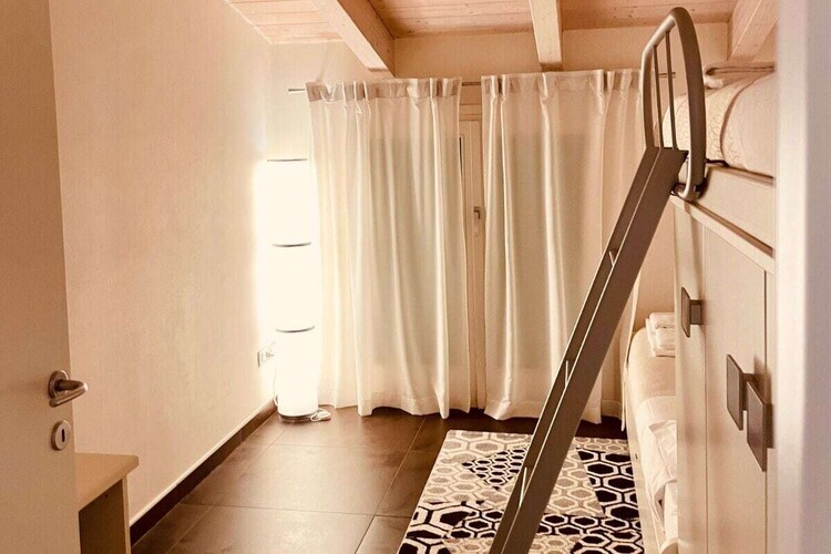 Penthouse Limone à Desenzano del Garda, piscine - Photo 8