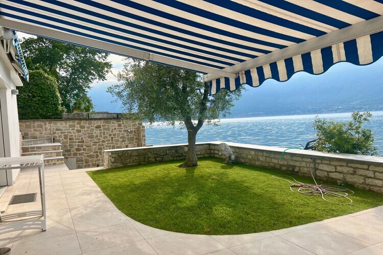 Maison de luxe les pieds dans le lac de Garde - Photo 10