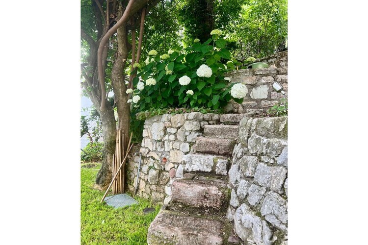 Maison de luxe les pieds dans le lac de Garde - Photo 12