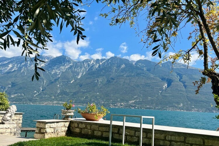 Maison de luxe les pieds dans le lac de Garde - Photo 14