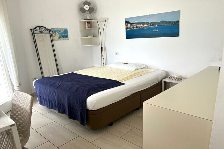 Maison de luxe les pieds dans le lac de Garde - Photo 30
