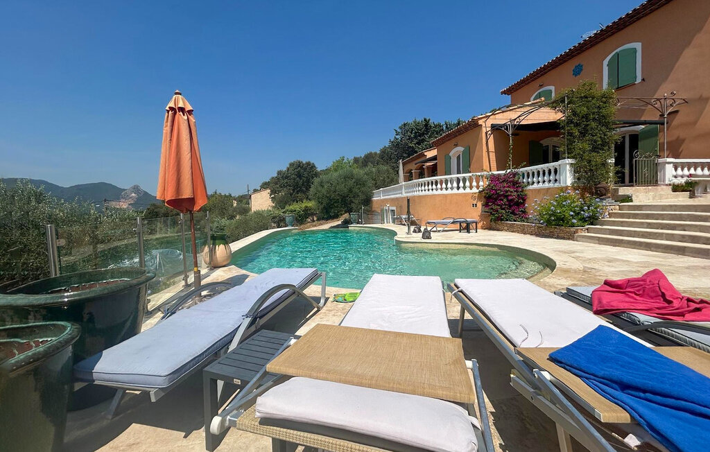 Studio avec rez-de-jardin et piscine à Camps-la-Source - Photo 1
